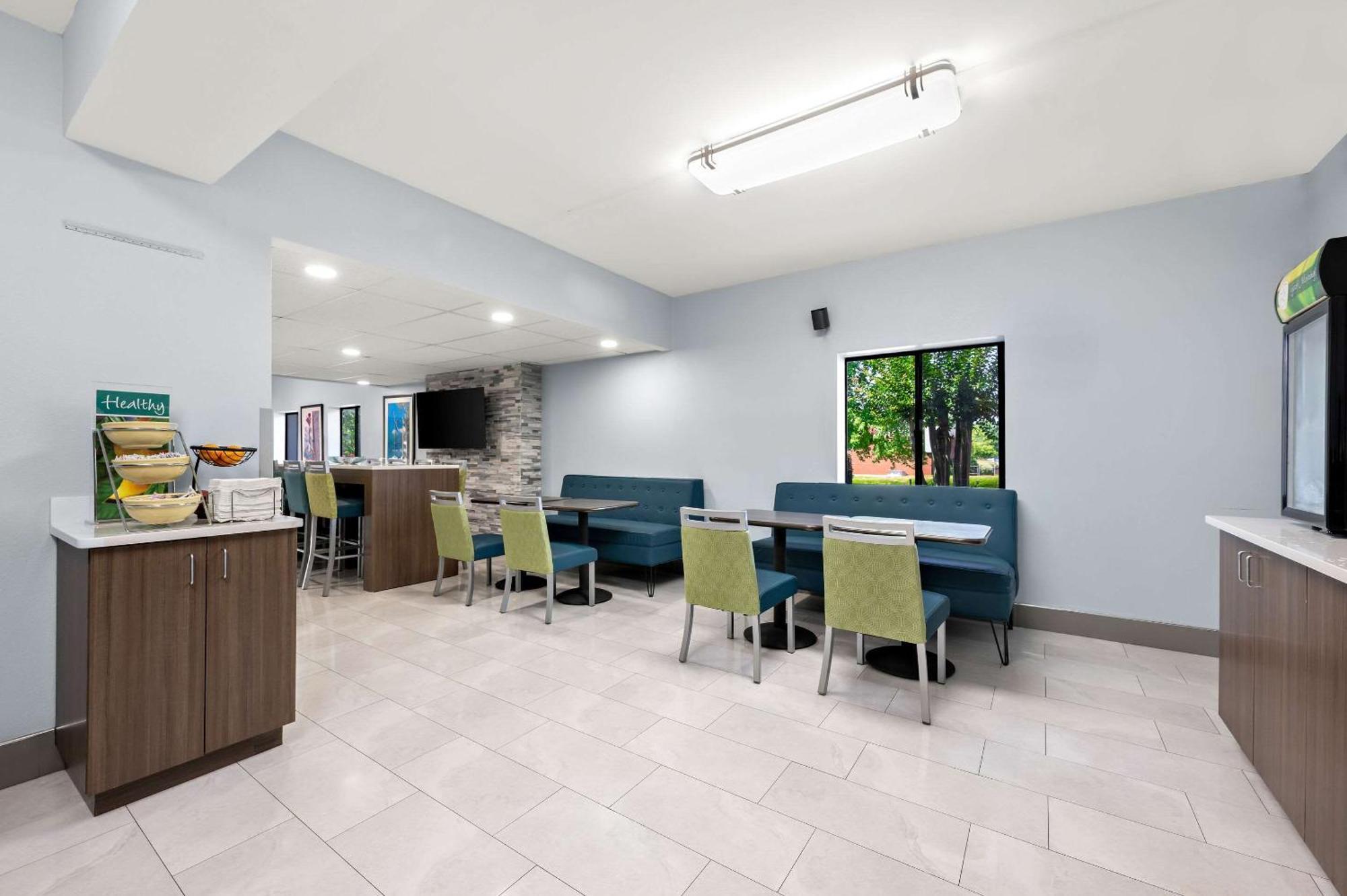 Quality Inn Pelham I-65 Exit 246 Esterno foto