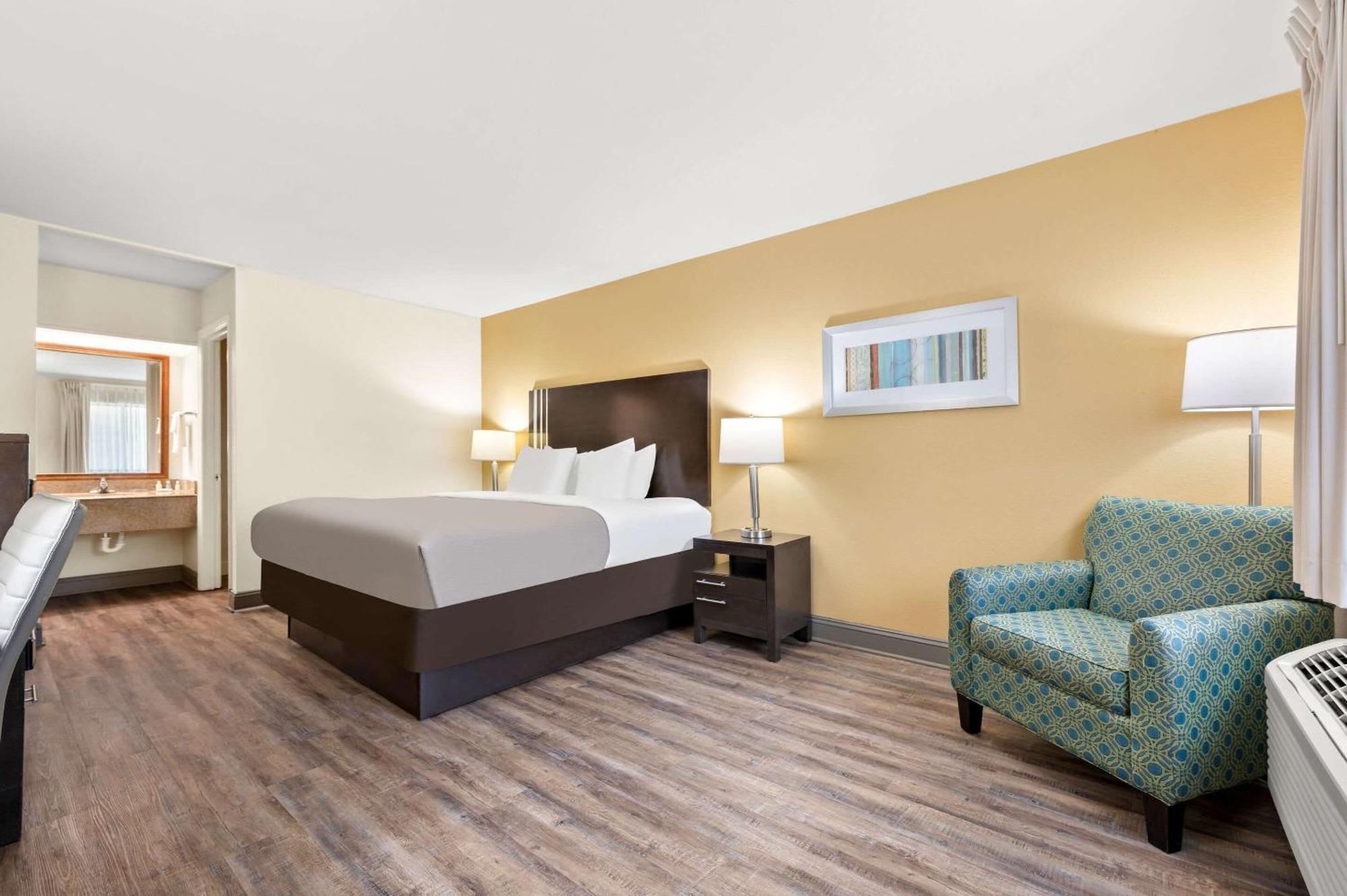 Quality Inn Pelham I-65 Exit 246 Esterno foto