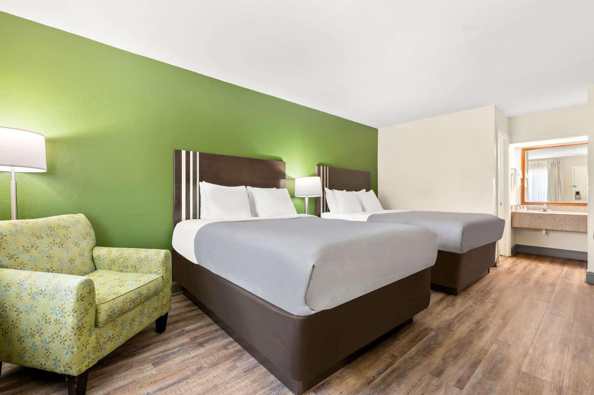 Quality Inn Pelham I-65 Exit 246 Esterno foto